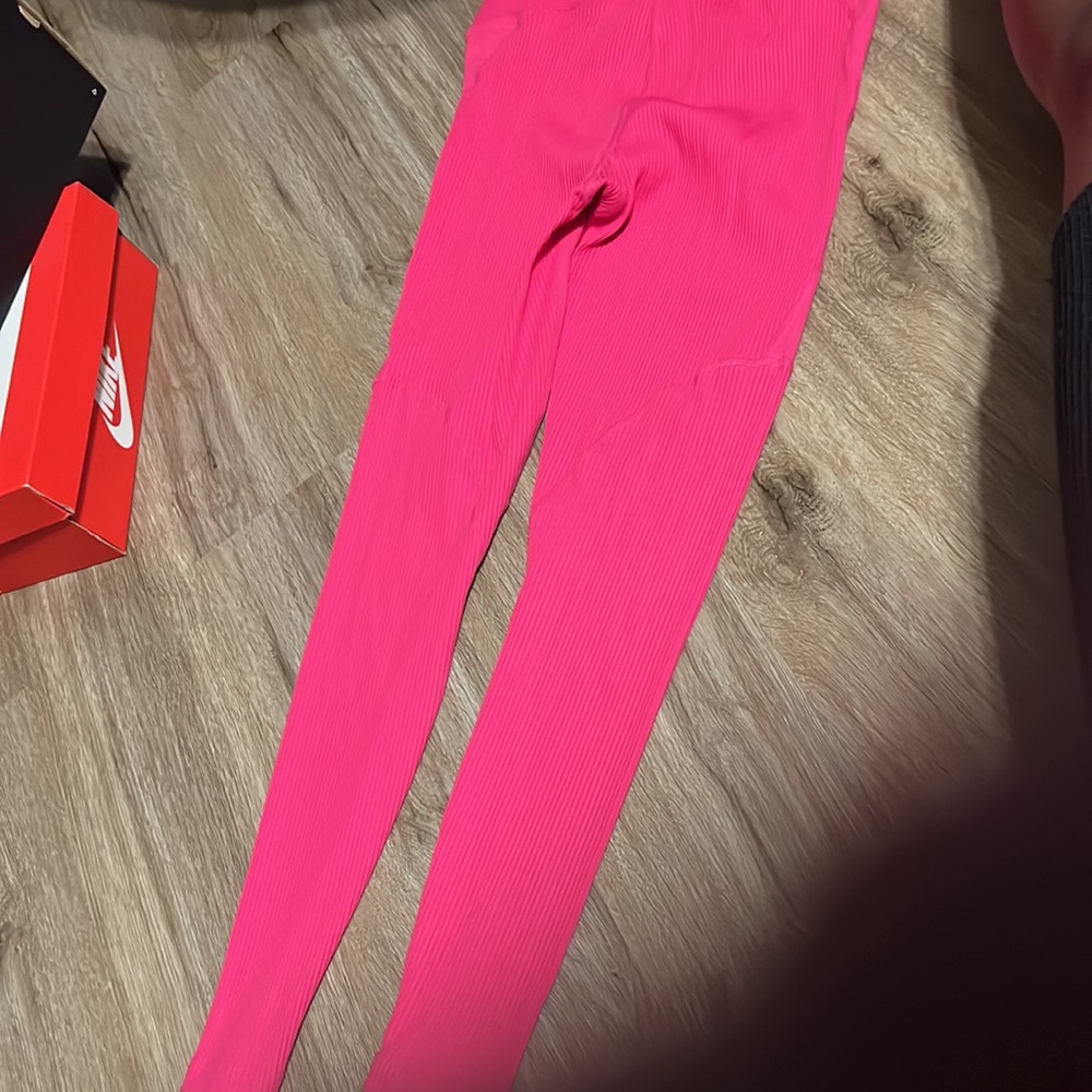 Never been worn - Picture 2 of 3